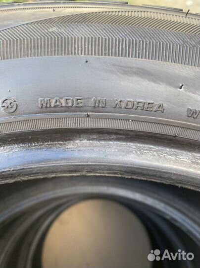 Roadstone Winguard Ice 215/55 R17