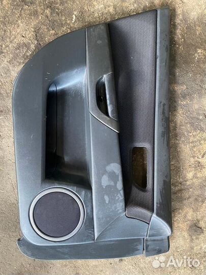 Обшивки дверей mazda 3 bk