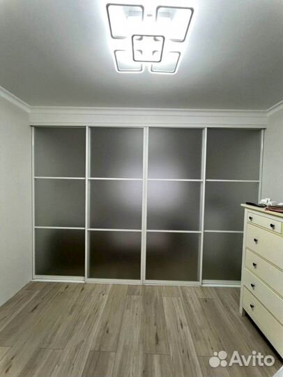 Раздвижная перегородка с матовым стеклом