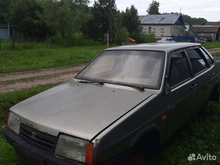 Запчасти на ваз 21099 б/у