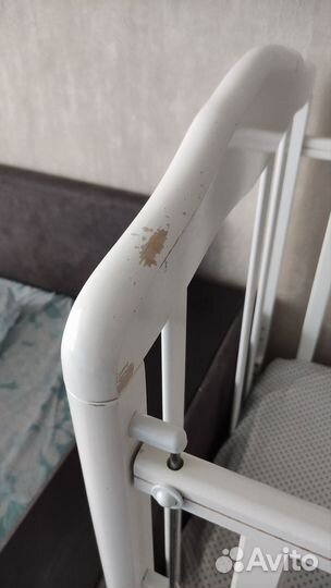 Детская кроватка с универсальным маятником