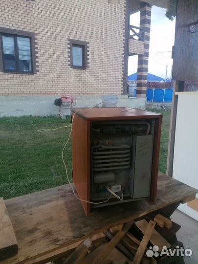 Холодильник бу маленький безкомпрессорный, бесшумн