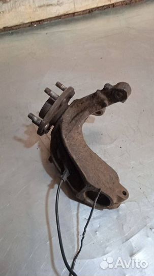 Кулак передний правый Ford Focus 2 2008