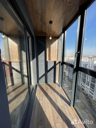 Остекление и отделка балконов / лоджий современно