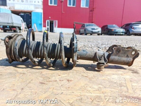 Передняя левая правая стойка Хендай Туксон 3