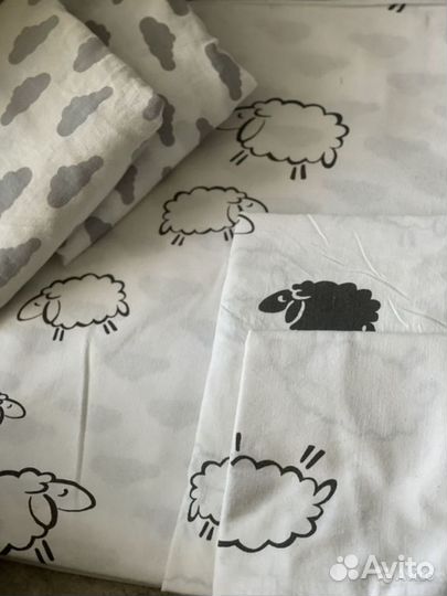 Комплект в детскую кровать. Бортики/подушки