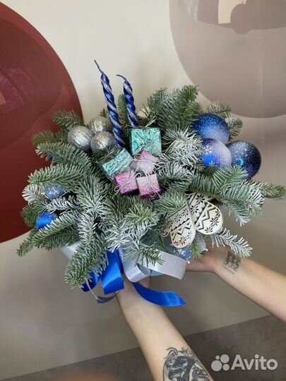 Букет цветы елка новый год композиция подарок