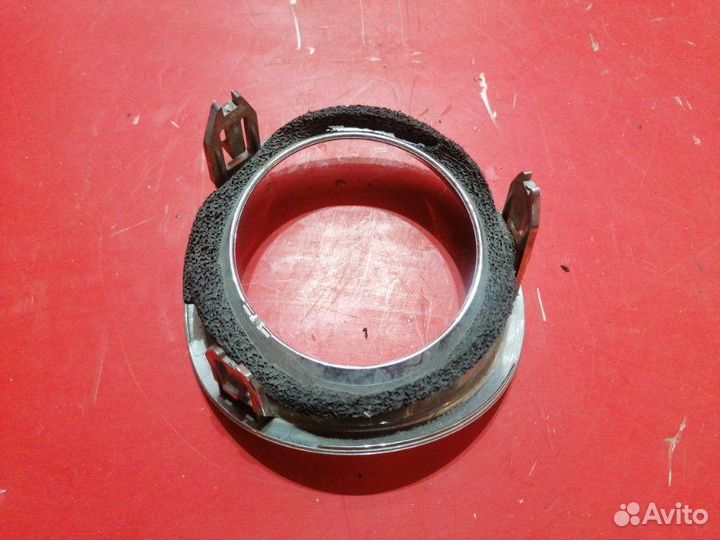 Накладка противотуманной фары Lexus Lx