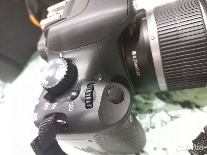 Зеркальный фотоаппарат canon DS 126271 EOS550