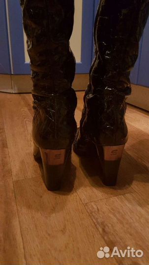 Сапоги женские осенние лаковые 41 размера чёрные