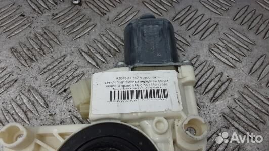 Моторчик стеклоподъемника переднего правого merced