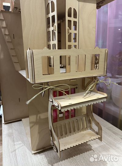 Домик кукольный с мебелью и машиной