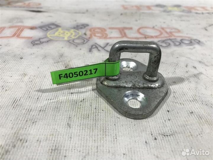 Петля замка двери Toyota OPA