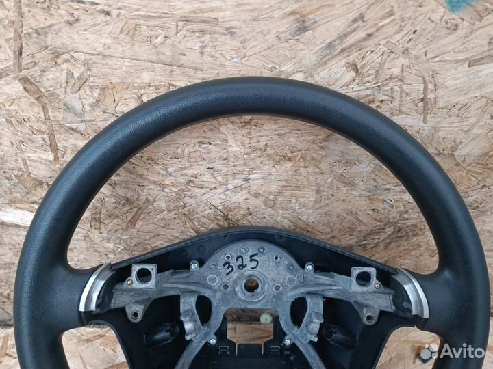 Руль Mitsubishi Pajero 4 черный полиуретан