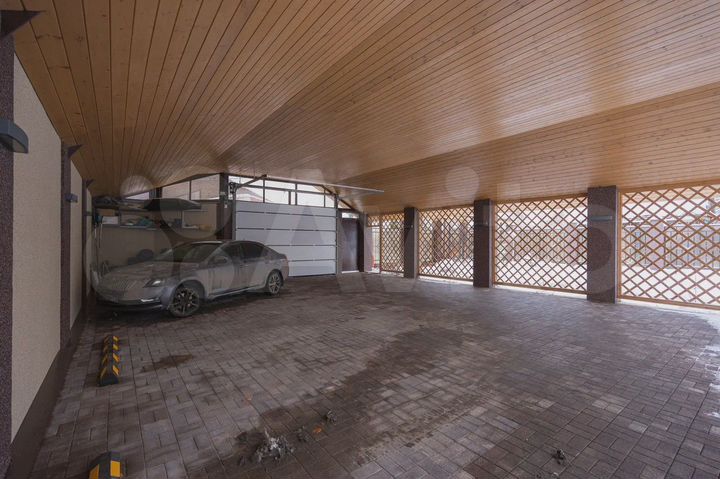 Коттедж 378,8 м² на участке 14 сот.