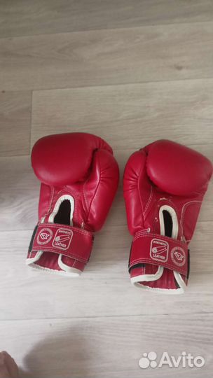 Боксерские перчатки 10 oz
