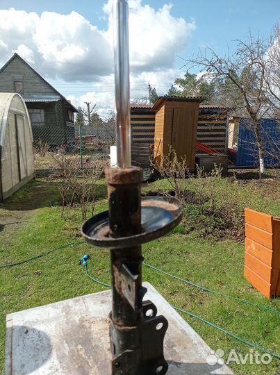 Стойка передняя suzuki grand vitara