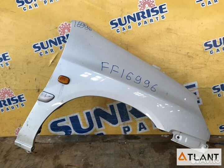 Крыло переднее правое toyota raum