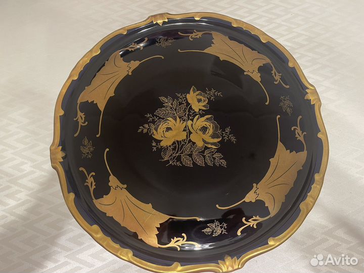 Тортница на ножке