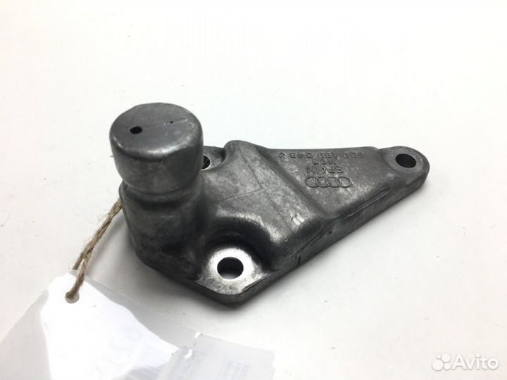 Кронштейн опоры двигателя Audi A6 4B2 AGA 1998