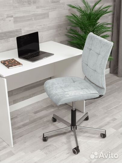 Кресло серо-голубое