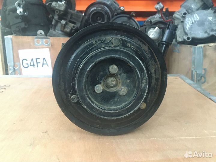 Компрессор кондиционера Hyundai Terracan J3