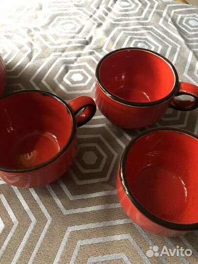 Чайник и чашки