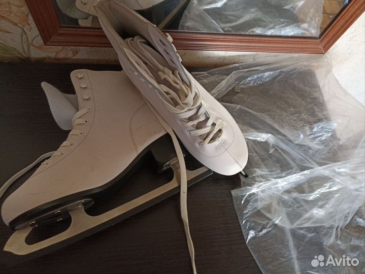 Коньки фигурные