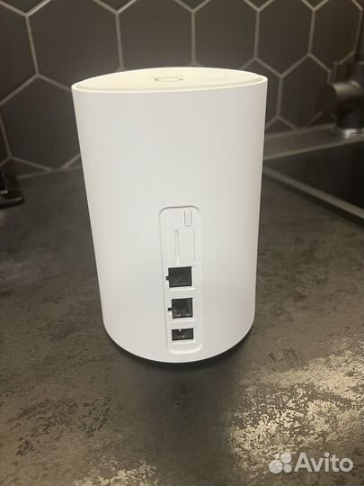 Wi-Fi роутер Alcatel H71 белый hh71v1