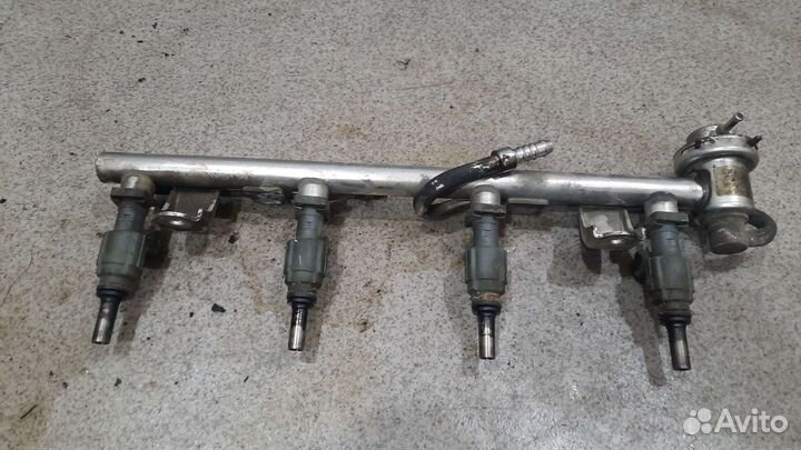 Топливная рампа Audi VW Skoda 1.8turbo