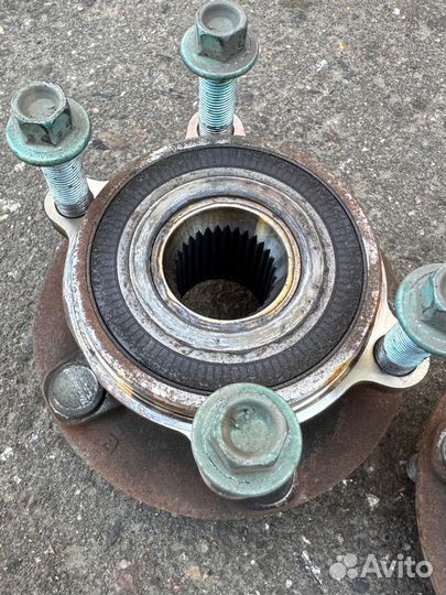 Ступица с подшипником Mazda Cx9 комплект