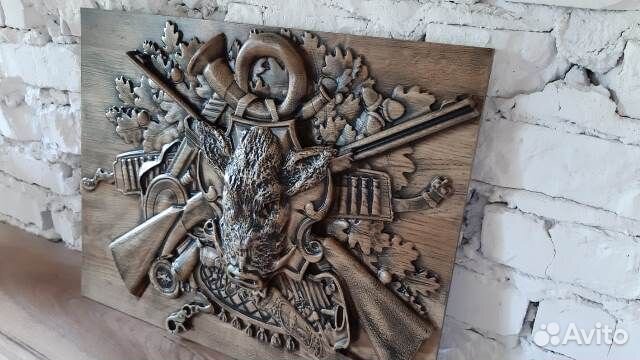 Деревянное резное панно в подарок охотнику