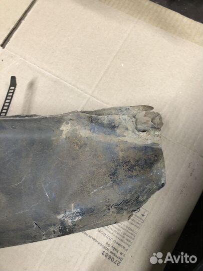 Передний усилитель бампера Audi 80 B3