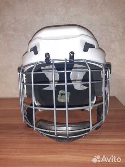Шлем хоккейный