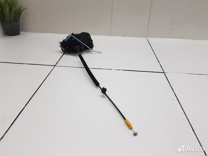 Замок двери задний правый (Geely Coolray)