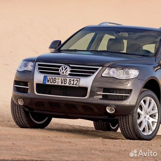 Передний бампер в цвет Volkswagen Touareg 1