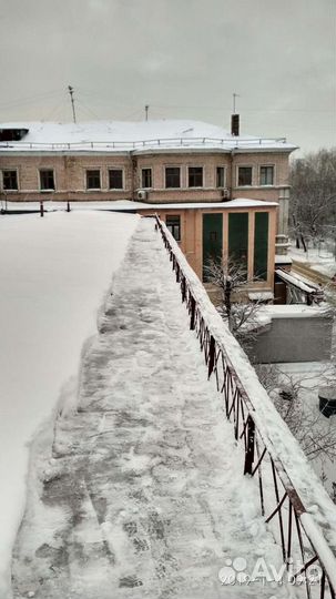 Чистка крыш от снега и наледи