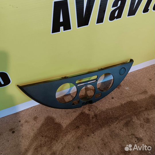 Накладка блока печки Nissan Note E11