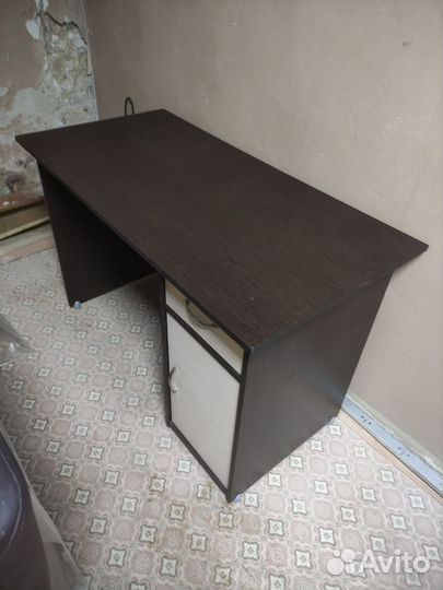 Письменный стол