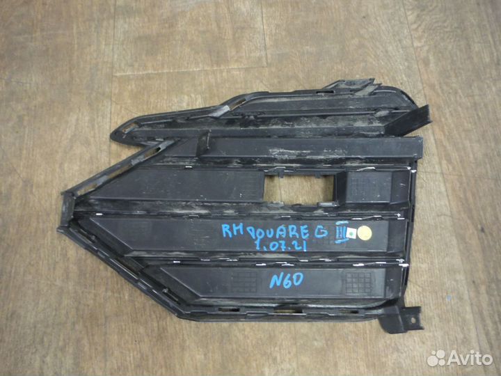 Накладка переднего бампера лев №60 Touareg 3 2019