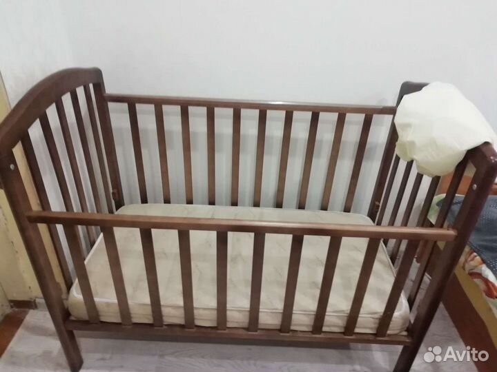 Детская кроватка