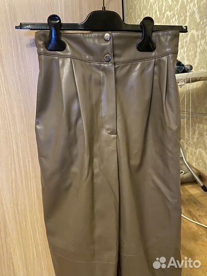 Брюки из экокожи
