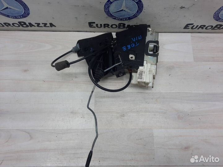 Замок двери передний левый Mercedes X164