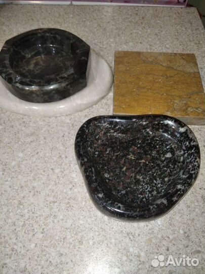 Камень нефрит и яшма