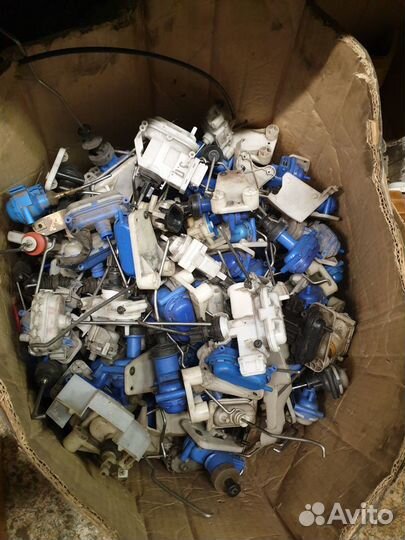 Вакуумный исполнитель центрального замка Audi WV