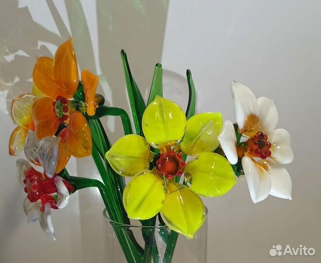 Нарциссы. Цветы из стекла