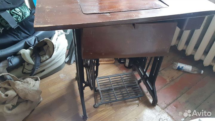 Швейная машина со станиной