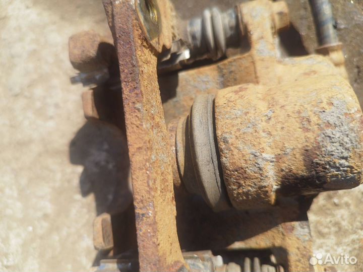 Суппорт тормозной задний правый Lifan X60 2014