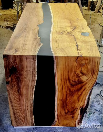 Письменный стол