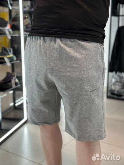 Шорты Nike